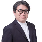 レイシー天音先生